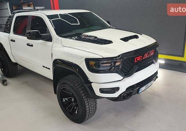 Білий Ram 1500, об'ємом двигуна 5.65 л та пробігом 17 тис. км за 84990 $, фото 5 на Automoto.ua