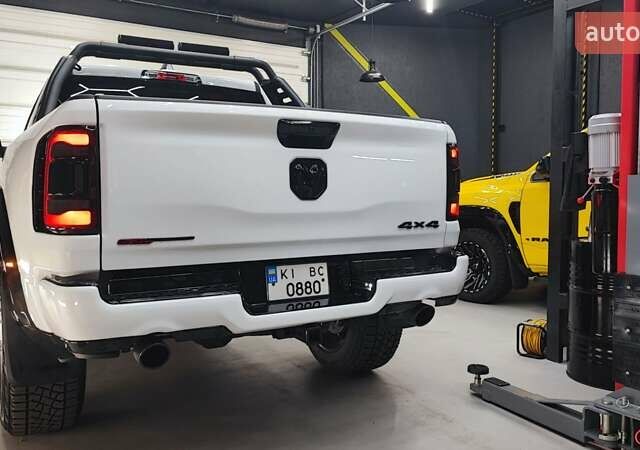 Білий Ram 1500, об'ємом двигуна 5.65 л та пробігом 17 тис. км за 84990 $, фото 22 на Automoto.ua