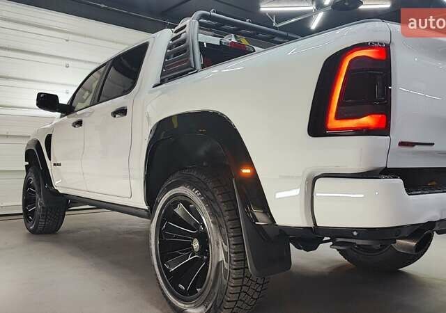 Білий Ram 1500, об'ємом двигуна 5.65 л та пробігом 17 тис. км за 84990 $, фото 25 на Automoto.ua