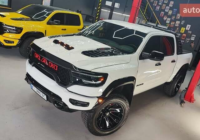 Білий Ram 1500, об'ємом двигуна 5.65 л та пробігом 17 тис. км за 84990 $, фото 15 на Automoto.ua