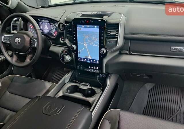 Білий Ram 1500, об'ємом двигуна 5.65 л та пробігом 17 тис. км за 84990 $, фото 40 на Automoto.ua