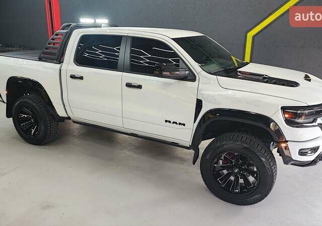 Білий Ram 1500, об'ємом двигуна 5.65 л та пробігом 17 тис. км за 84990 $, фото 19 на Automoto.ua