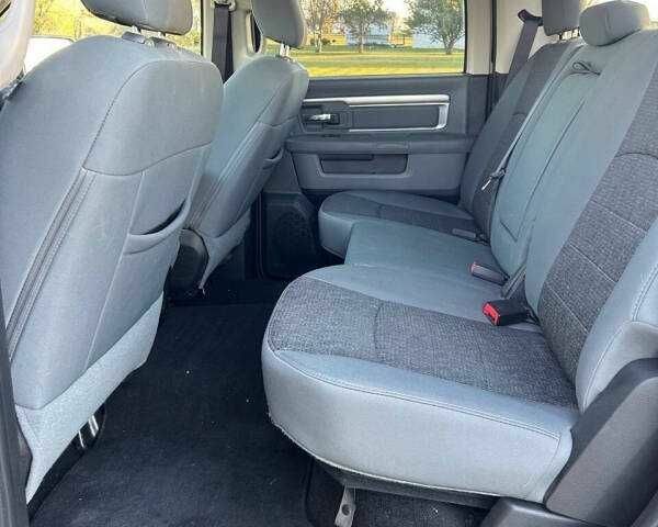 Черный Ram 1500, объемом двигателя 5.7 л и пробегом 69 тыс. км за 2500 $, фото 7 на Automoto.ua