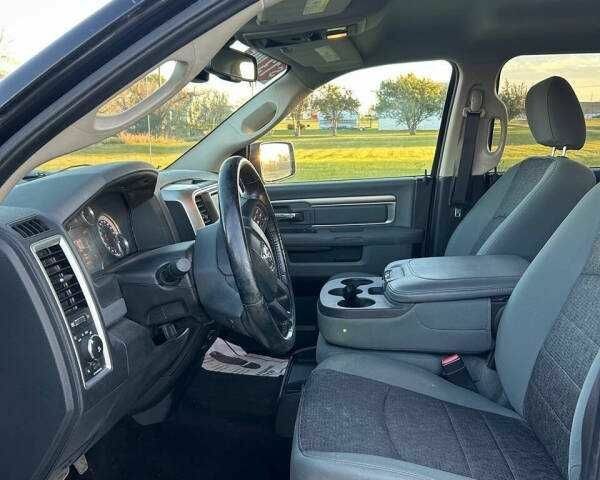 Черный Ram 1500, объемом двигателя 5.7 л и пробегом 69 тыс. км за 2500 $, фото 4 на Automoto.ua