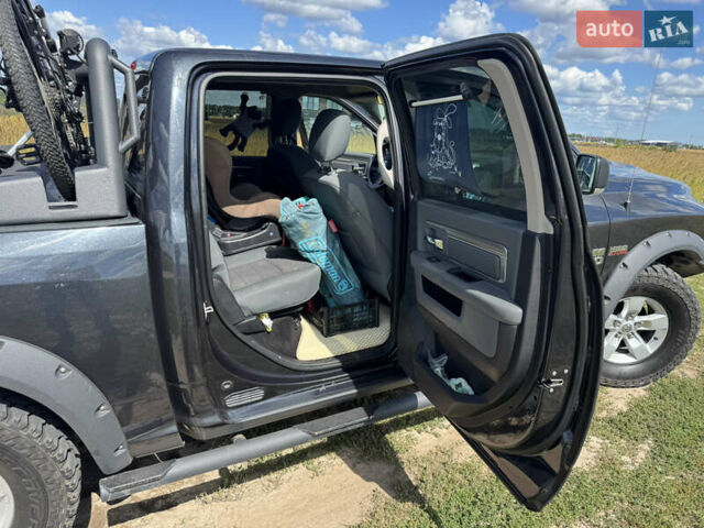 Черный Ram 1500, объемом двигателя 5.65 л и пробегом 146 тыс. км за 32999 $, фото 11 на Automoto.ua