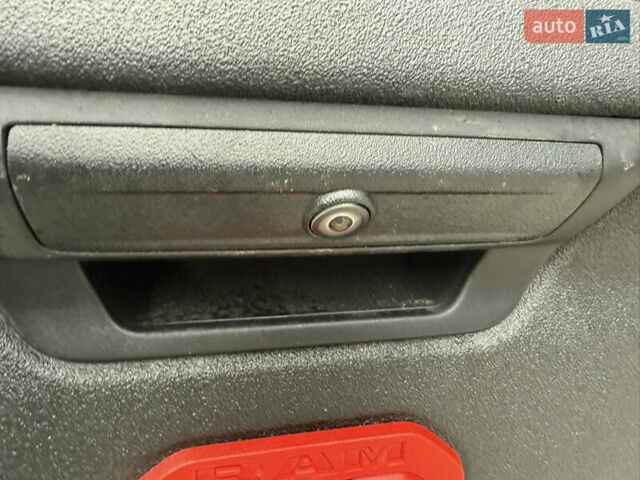 Чорний Ram 1500, об'ємом двигуна 5.7 л та пробігом 185 тис. км за 45000 $, фото 47 на Automoto.ua