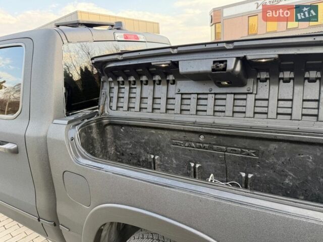 Чорний Ram 1500, об'ємом двигуна 5.7 л та пробігом 190 тис. км за 45000 $, фото 13 на Automoto.ua
