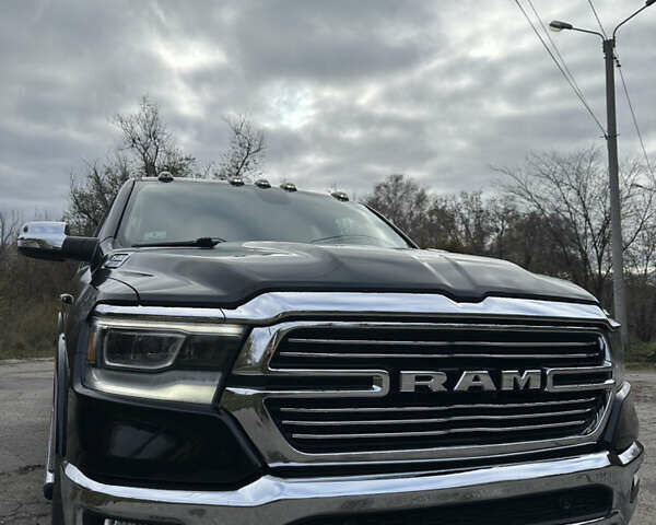 Черный Ram 1500, объемом двигателя 5.65 л и пробегом 64 тыс. км за 58000 $, фото 2 на Automoto.ua