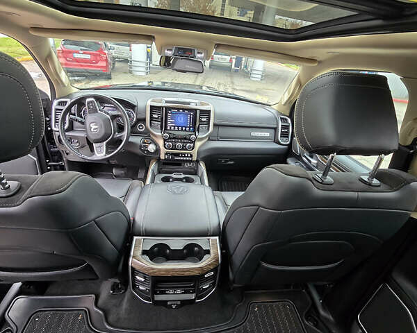 Черный Ram 1500, объемом двигателя 5.65 л и пробегом 64 тыс. км за 58000 $, фото 20 на Automoto.ua