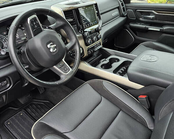 Черный Ram 1500, объемом двигателя 5.65 л и пробегом 64 тыс. км за 58000 $, фото 19 на Automoto.ua