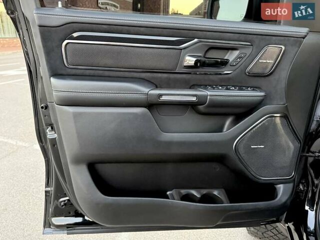 Ram 1500 2020 в Киеве на Automoto.ua Черный Ram 1500, объемом двигателя 0 л и пробегом 61 тыс. км за 109900 $, фото 54 на Automoto.ua