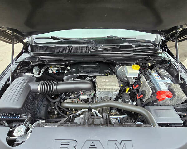 Черный Ram 1500, объемом двигателя 5.65 л и пробегом 64 тыс. км за 58000 $, фото 18 на Automoto.ua