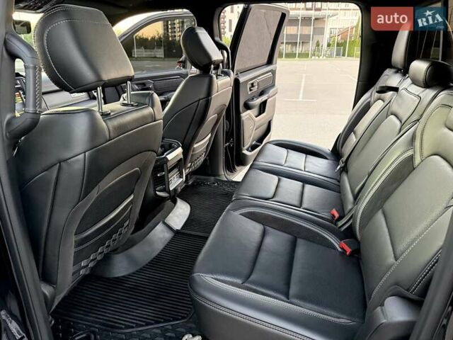 Ram 1500 2020 в Киеве на Automoto.ua Черный Ram 1500, объемом двигателя 0 л и пробегом 61 тыс. км за 109900 $, фото 51 на Automoto.ua