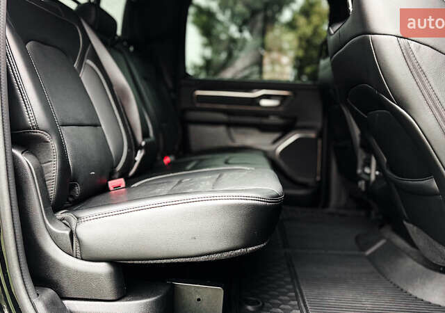 Ram 1500 2020 в Ровно на Automoto.ua Черный Ram 1500, объемом двигателя 2.99 л и пробегом 128 тыс. км за 64999 $, фото 49 на Automoto.ua
