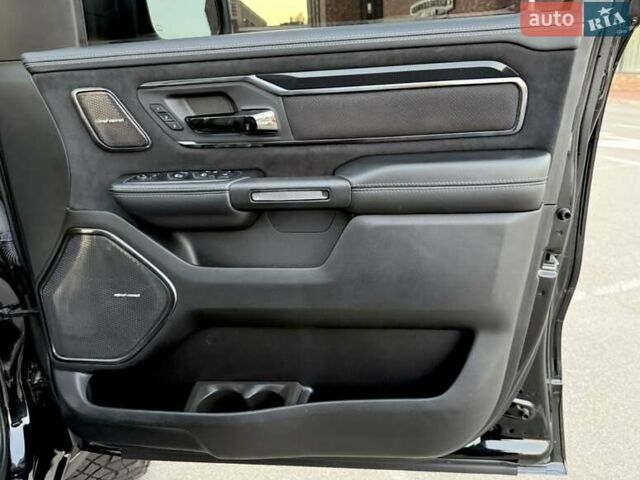 Ram 1500 2020 в Киеве на Automoto.ua Черный Ram 1500, объемом двигателя 0 л и пробегом 61 тыс. км за 109900 $, фото 31 на Automoto.ua