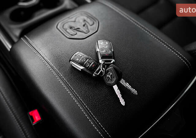 Ram 1500 2020 в Ровно на Automoto.ua Черный Ram 1500, объемом двигателя 2.99 л и пробегом 128 тыс. км за 64999 $, фото 82 на Automoto.ua