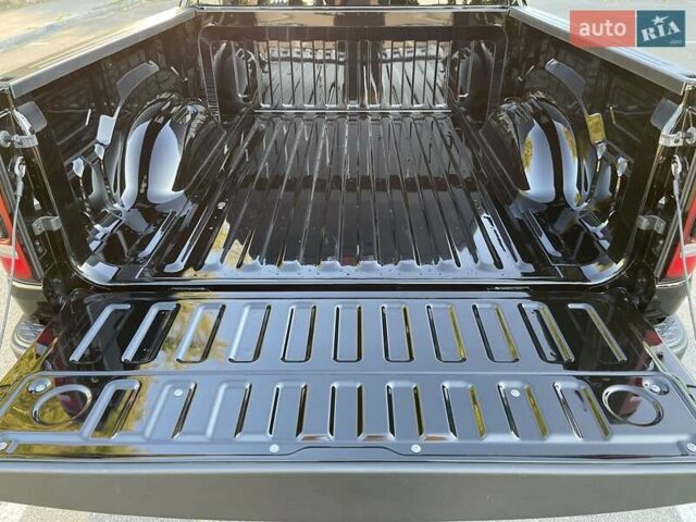 Черный Ram 1500, объемом двигателя 6.2 л и пробегом 1 тыс. км за 129000 $, фото 12 на Automoto.ua