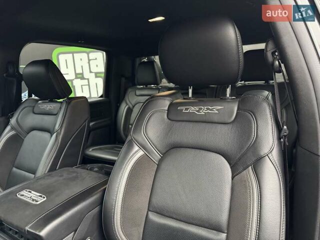 Чорний Ram 1500, об'ємом двигуна 6.2 л та пробігом 34 тис. км за 123000 $, фото 19 на Automoto.ua