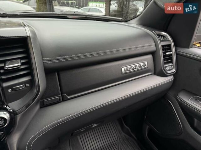 Чорний Ram 1500, об'ємом двигуна 6.2 л та пробігом 34 тис. км за 123000 $, фото 33 на Automoto.ua