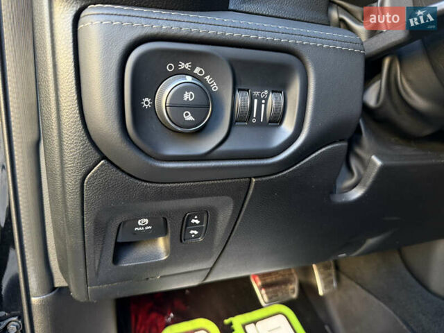 Черный Ram 1500, объемом двигателя 6.2 л и пробегом 43 тыс. км за 123000 $, фото 33 на Automoto.ua