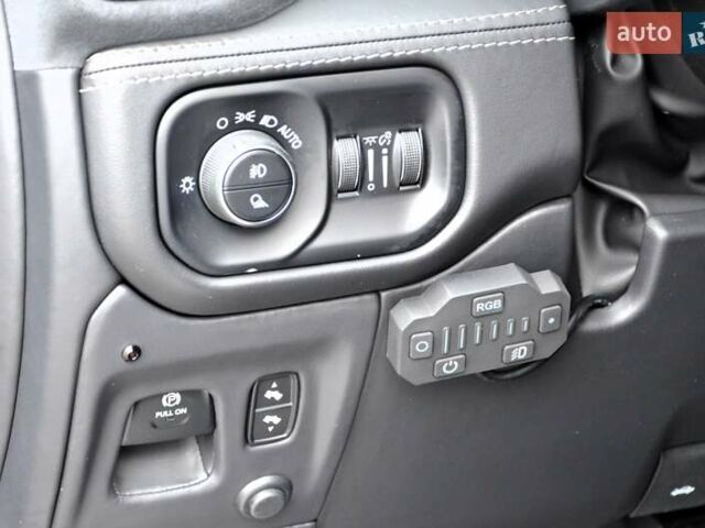 Ram 1500 2023 в Киеве на Automoto.ua Черный Ram 1500, объемом двигателя 6.2 л и пробегом 24 тыс. км за 155000 $, фото 40 на Automoto.ua