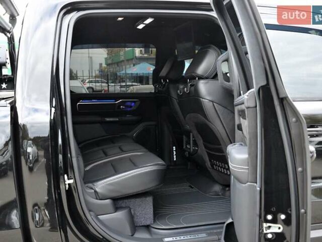 Ram 1500 2023 в Киеве на Automoto.ua Черный Ram 1500, объемом двигателя 6.2 л и пробегом 24 тыс. км за 155000 $, фото 48 на Automoto.ua