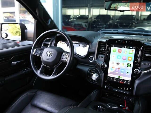 Ram 1500 2023 в Киеве на Automoto.ua Черный Ram 1500, объемом двигателя 5.65 л и пробегом 54 тыс. км за 75000 $, фото 13 на Automoto.ua