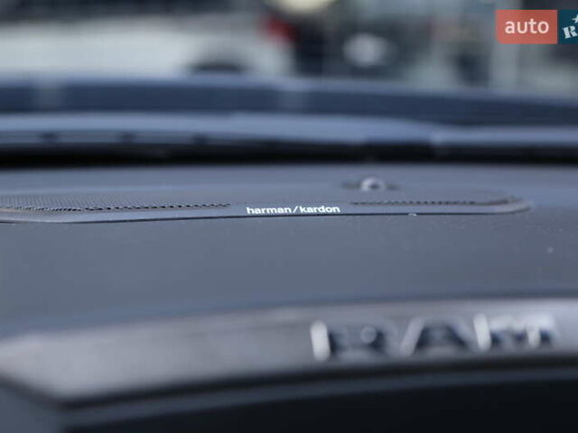Ram 1500 2023 в Киеве на Automoto.ua Черный Ram 1500, объемом двигателя 5.65 л и пробегом 54 тыс. км за 75000 $, фото 19 на Automoto.ua
