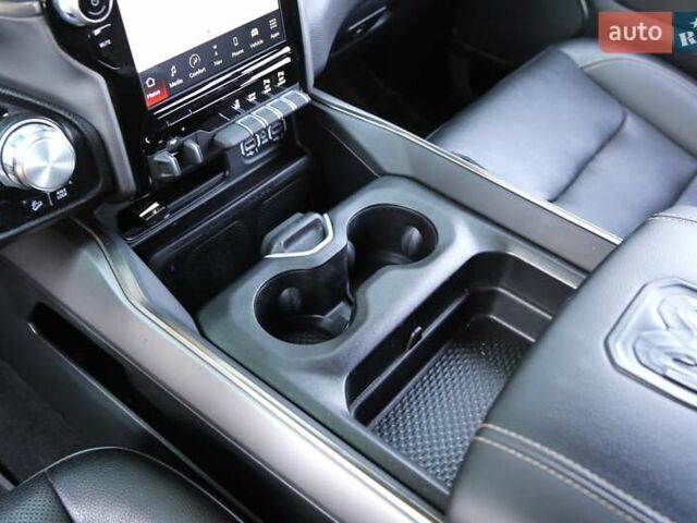 Ram 1500 2023 в Киеве на Automoto.ua Черный Ram 1500, объемом двигателя 5.65 л и пробегом 54 тыс. км за 75000 $, фото 25 на Automoto.ua