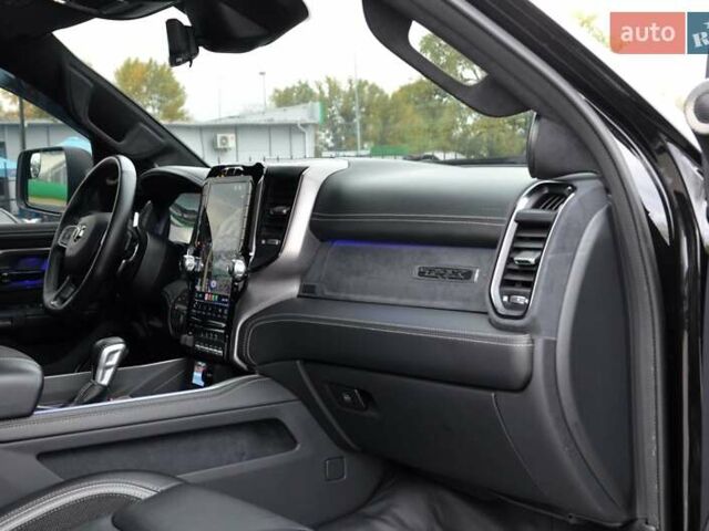Ram 1500 2023 в Киеве на Automoto.ua Черный Ram 1500, объемом двигателя 6.2 л и пробегом 24 тыс. км за 155000 $, фото 53 на Automoto.ua