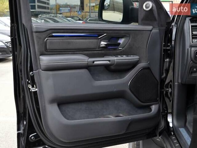 Ram 1500 2023 в Киеве на Automoto.ua Черный Ram 1500, объемом двигателя 6.2 л и пробегом 24 тыс. км за 155000 $, фото 34 на Automoto.ua