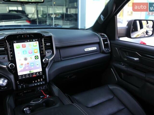 Ram 1500 2023 в Киеве на Automoto.ua Черный Ram 1500, объемом двигателя 5.65 л и пробегом 54 тыс. км за 75000 $, фото 15 на Automoto.ua