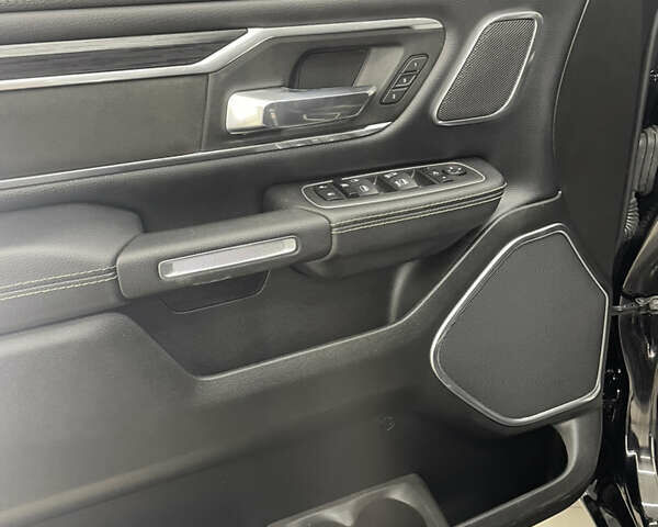 Чорний Ram 1500, об'ємом двигуна 5.65 л та пробігом 31 тис. км за 56500 $, фото 21 на Automoto.ua