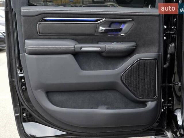 Ram 1500 2023 в Киеве на Automoto.ua Черный Ram 1500, объемом двигателя 6.2 л и пробегом 24 тыс. км за 155000 $, фото 42 на Automoto.ua
