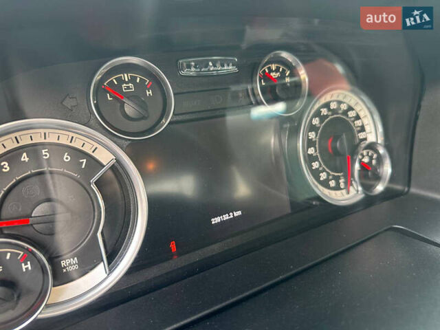 Красный Ram 1500, объемом двигателя 5.65 л и пробегом 220 тыс. км за 22000 $, фото 15 на Automoto.ua