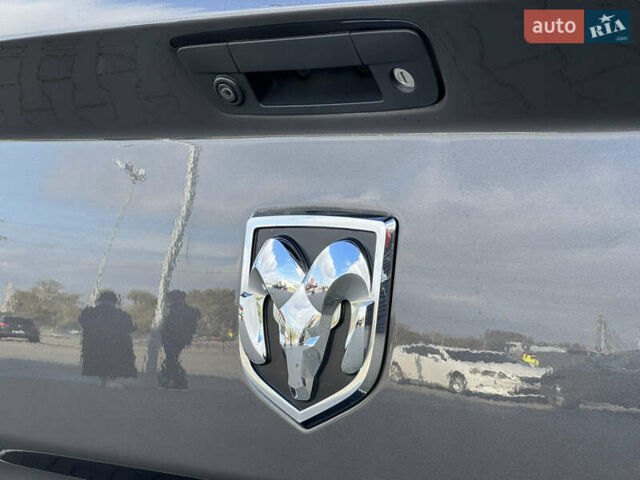 Серый Ram 1500, объемом двигателя 5.65 л и пробегом 77 тыс. км за 39900 $, фото 15 на Automoto.ua
