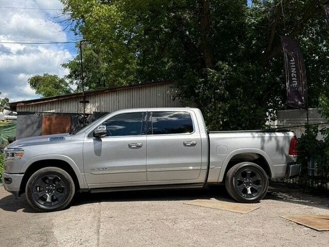 Серый Ram 1500, объемом двигателя 5.7 л и пробегом 157 тыс. км за 57000 $, фото 7 на Automoto.ua