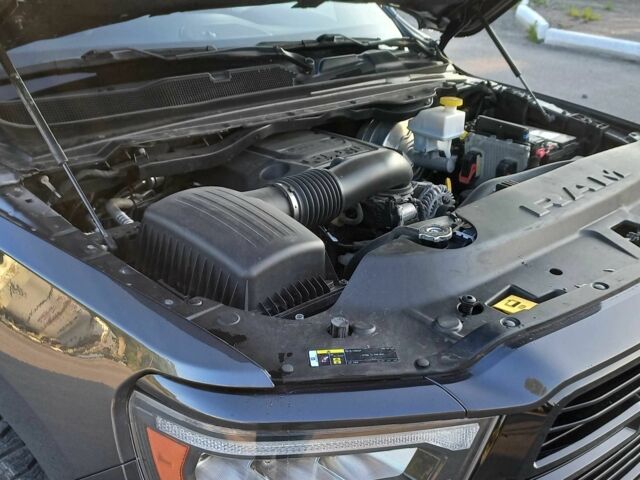 Ram 1500 2020 в Хмельницком на Automoto.ua Серый Ram 1500, объемом двигателя 5.7 л и пробегом 208 тыс. км за 30700 $, фото 7 на Automoto.ua