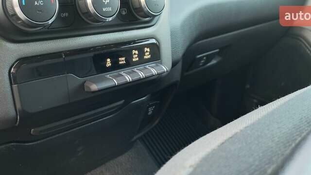 Ram 1500 2020 в Хмельницком на Automoto.ua Серый Ram 1500, объемом двигателя 5.65 л и пробегом 208 тыс. км за 31000 $, фото 17 на Automoto.ua
