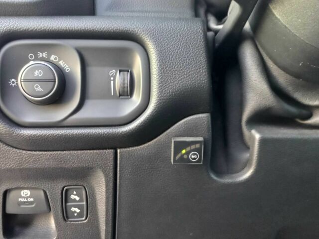 Сірий Ram 1500, об'ємом двигуна 5.7 л та пробігом 209 тис. км за 31000 $, фото 18 на Automoto.ua