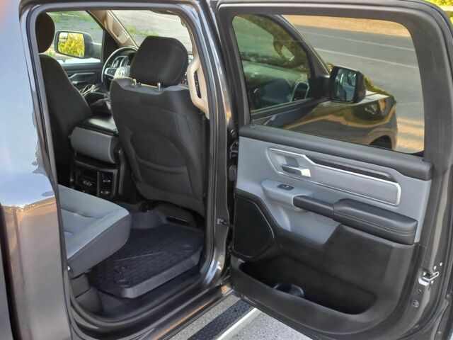 Сірий Ram 1500, об'ємом двигуна 5.7 л та пробігом 209 тис. км за 31000 $, фото 12 на Automoto.ua