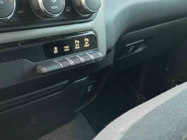 Сірий Ram 1500, об'ємом двигуна 5.7 л та пробігом 209 тис. км за 31000 $, фото 17 на Automoto.ua