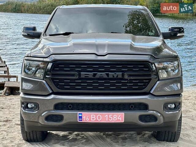 Ram 1500 2022 у Запоріжжя на Automoto.ua Сірий Ram 1500, об'ємом двигуна 5.65 л та пробігом 68 тис. км за 45000 $, фото 4 на Automoto.ua