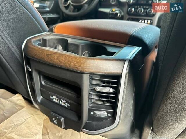 Ram 1500 2022 у Запоріжжя на Automoto.ua Сірий Ram 1500, об'ємом двигуна 5.65 л та пробігом 68 тис. км за 45000 $, фото 12 на Automoto.ua