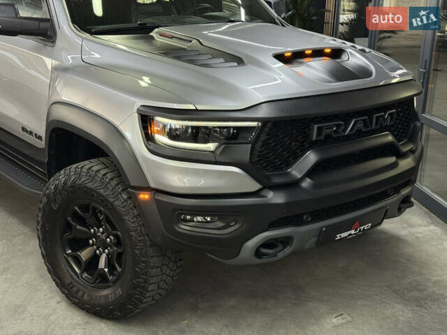 Серый Ram 1500, объемом двигателя 0 л и пробегом 12 тыс. км за 109900 $, фото 2 на Automoto.ua