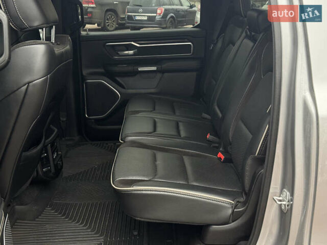 Серый Ram 1500, объемом двигателя 5.65 л и пробегом 21 тыс. км за 43990 $, фото 17 на Automoto.ua