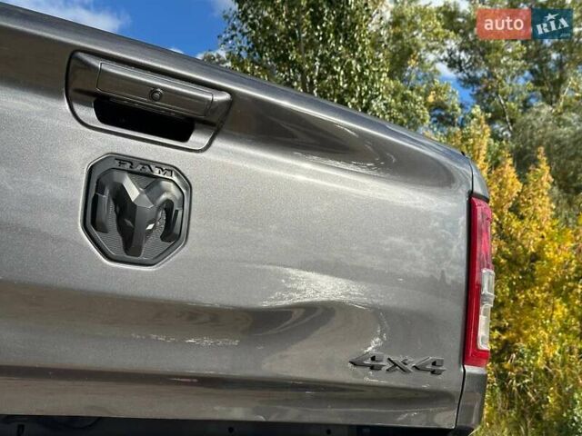 Ram 1500 2022 у Запоріжжя на Automoto.ua Сірий Ram 1500, об'ємом двигуна 5.65 л та пробігом 68 тис. км за 45000 $, фото 5 на Automoto.ua