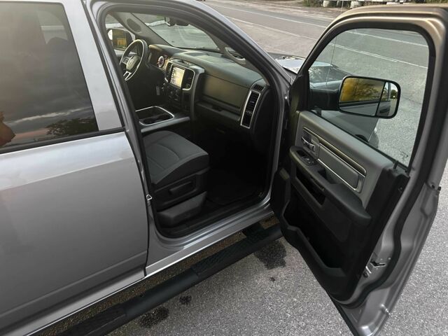 Серый Ram 1500, объемом двигателя 3.6 л и пробегом 57 тыс. км за 28500 $, фото 14 на Automoto.ua