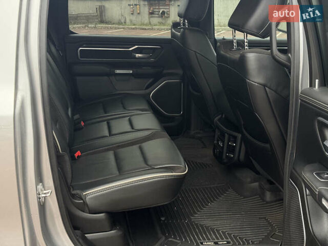 Серый Ram 1500, объемом двигателя 5.65 л и пробегом 21 тыс. км за 43990 $, фото 19 на Automoto.ua