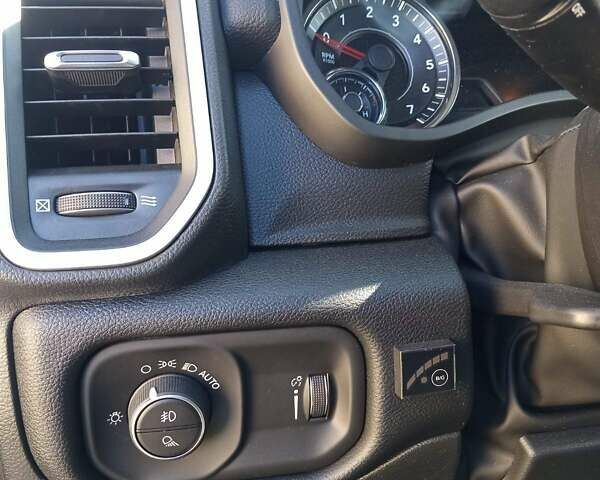 Серый Ram 1500, объемом двигателя 5.65 л и пробегом 86 тыс. км за 60000 $, фото 10 на Automoto.ua